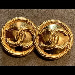 CHANEL Gold Vintage Earrings
